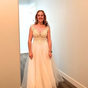 New With Tags Baltic Born Majestic Bridal Gown